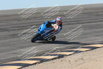 media/Oct-13-2025-Moto Forza (Mon) [[a66d839500]]/3-B Group/Session 2 (Bowl)/